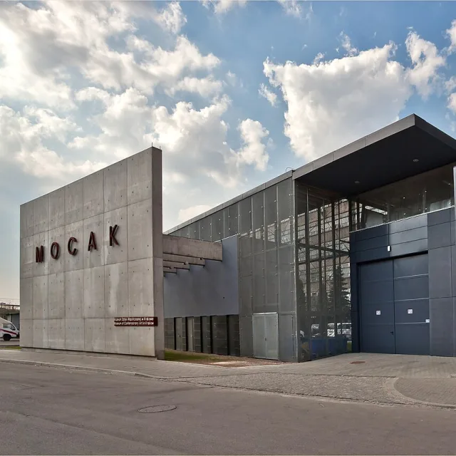 מוזיאון MOCAK בקרקוב: אמנות עכשווית ליד המפעל של שינדלר