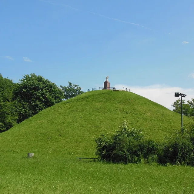 Wanda Mound in Krakow: the legend of Wanda and the eagle